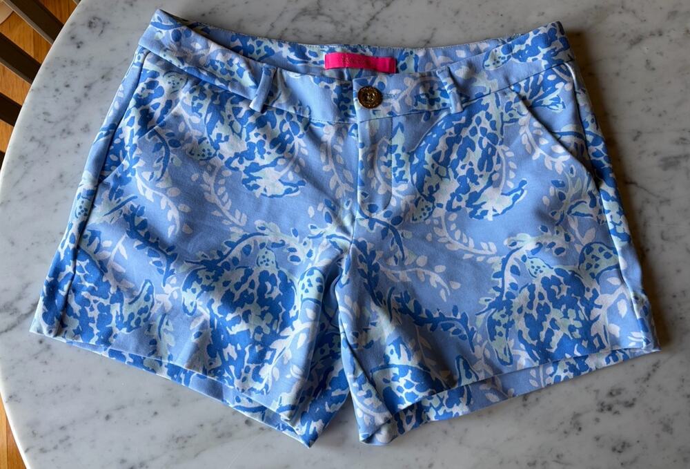 Lilly Pulitzer Blue Floral Callahan Shorts Womens Size 2 Rayon Blend Pockets